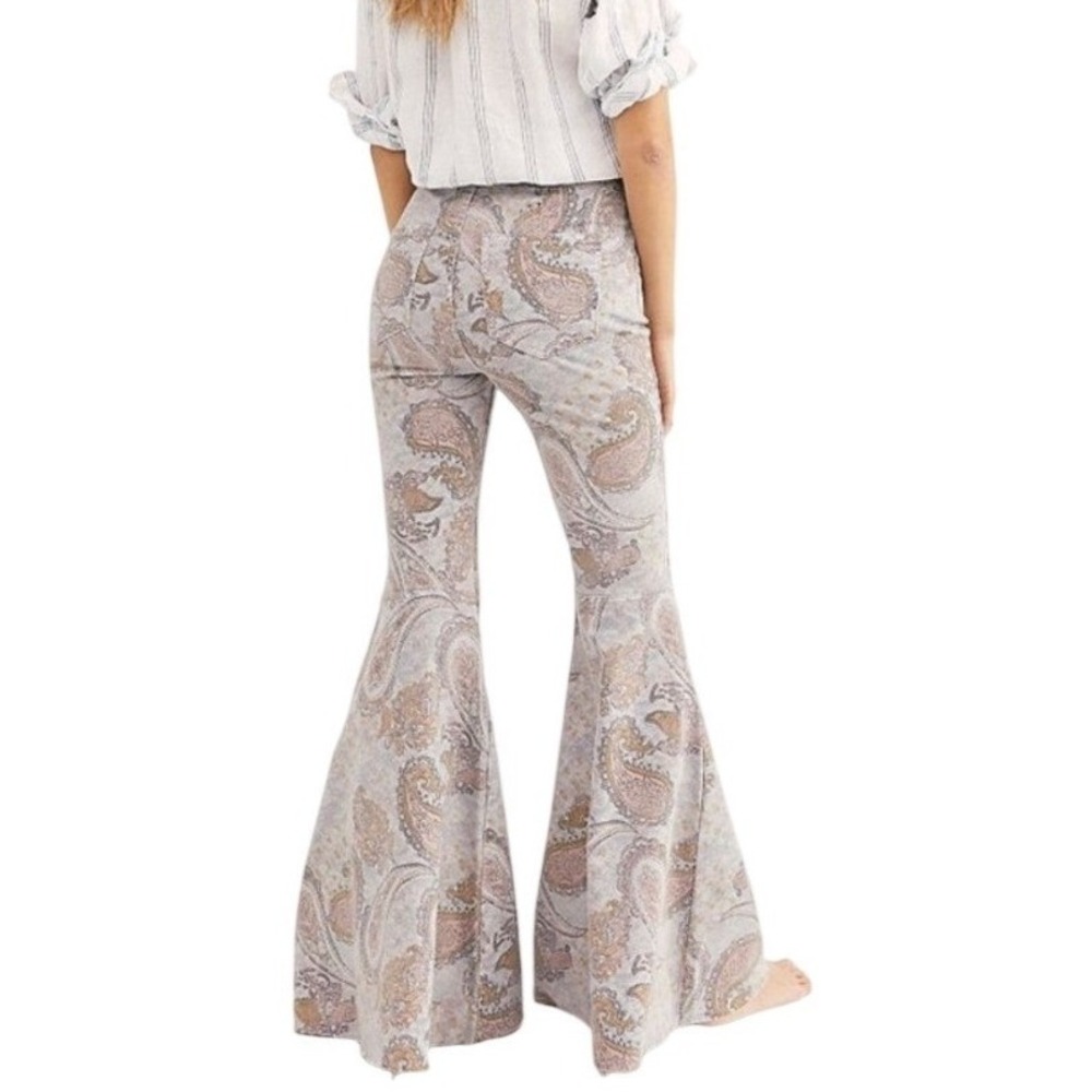 Rare FREE PEOPLE We The Free Just Float On Flare Paisley Print Pants. Size 26